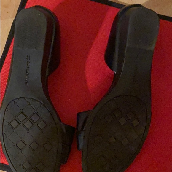 Naturalizer - Picture 3 of 3